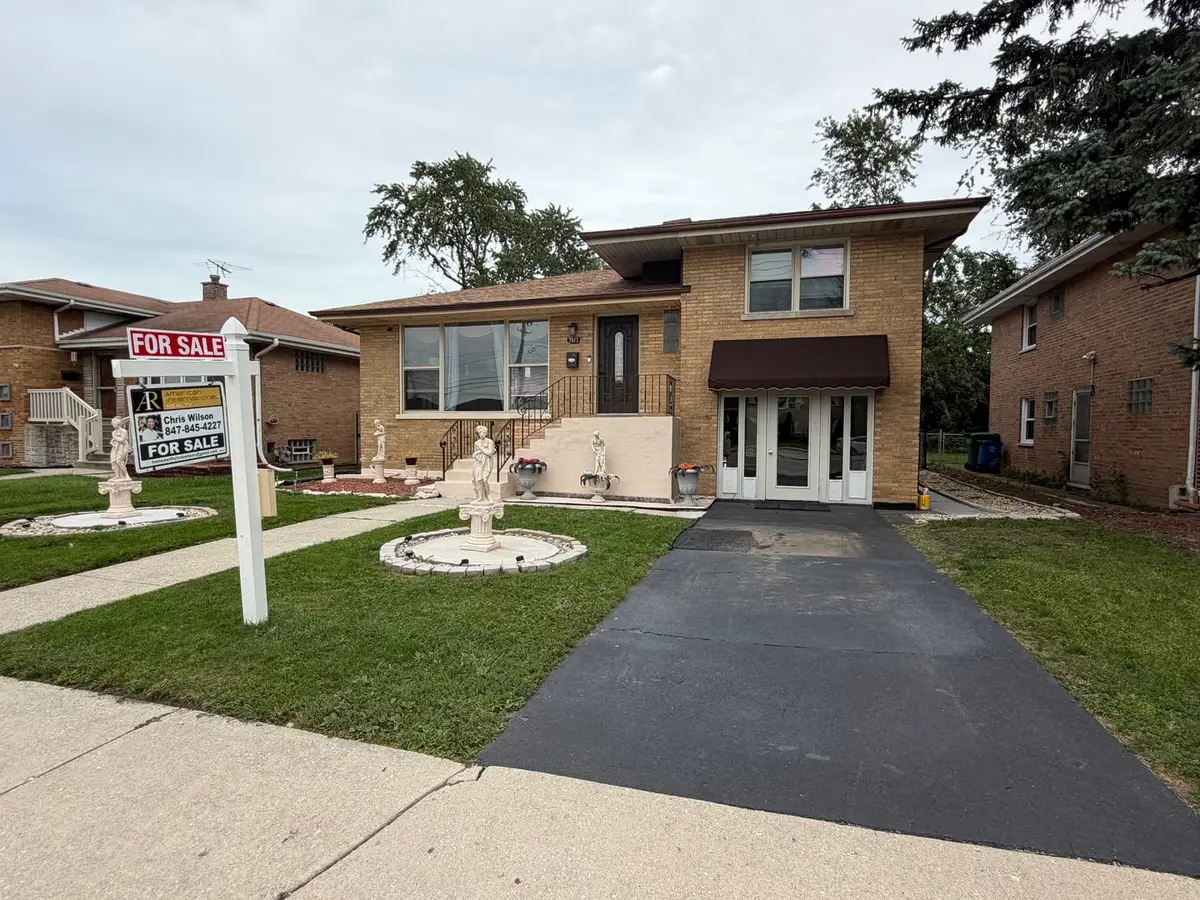 7923 Central Avenue, Burbank, IL 60459 - #1
