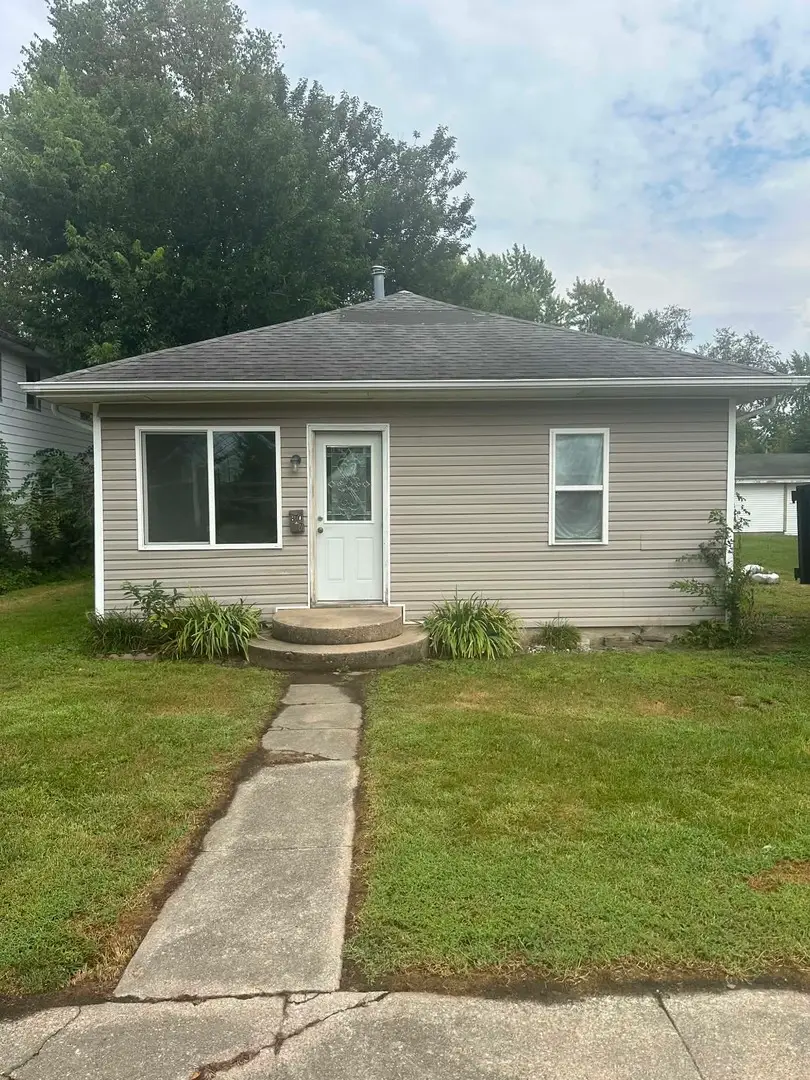 807 S Spruce Street, Villa Grove, IL 61956 - #1