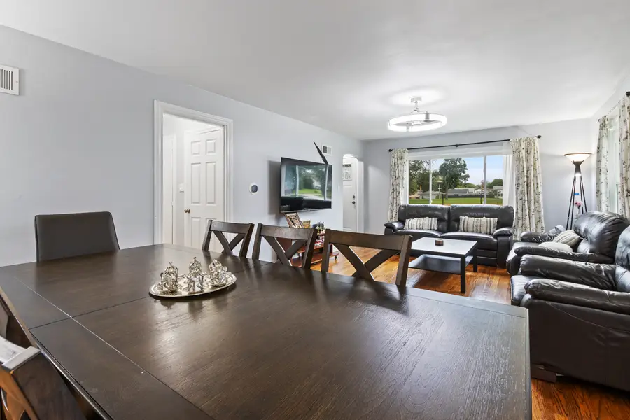 431 W Elm Street, Villa Park, IL 60181 - #3