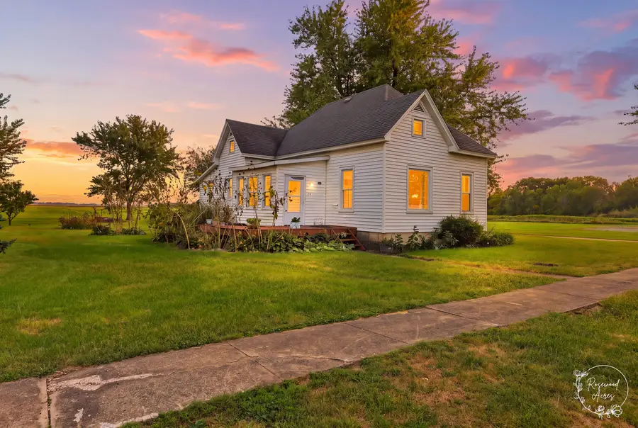 104 E Cleveland Street, Cullom, IL 60929 - #2