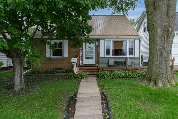 1900 29th Street, Moline, IL 61265