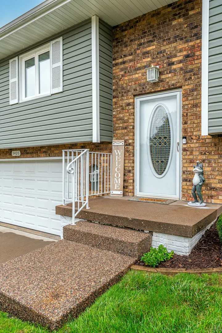 3426 Ridge Court, Davenport, IA 52806 - #2