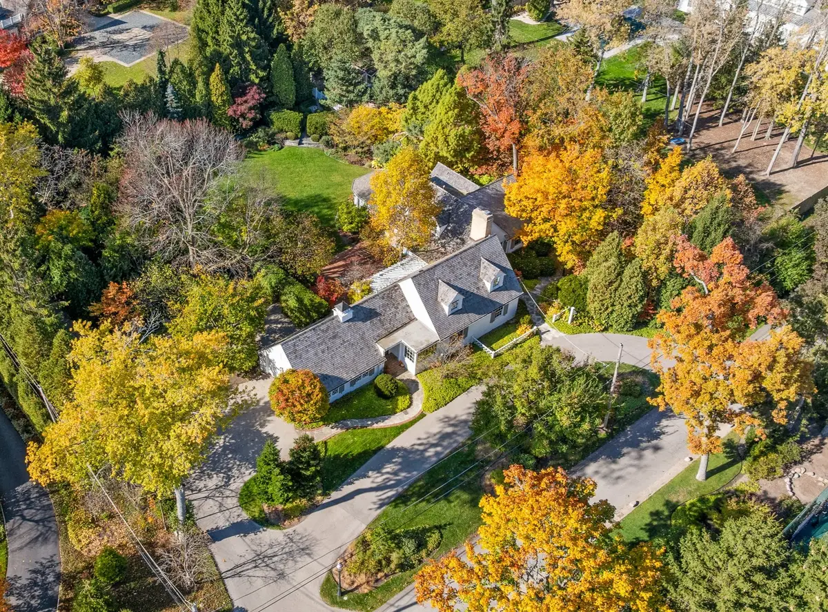 1070 Meadow Lane, Lake Forest, IL 60045 - #1