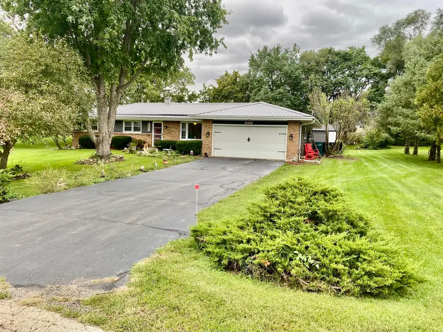 8556 E Valley View Drive, Stillman Valley, IL 61084 - #2