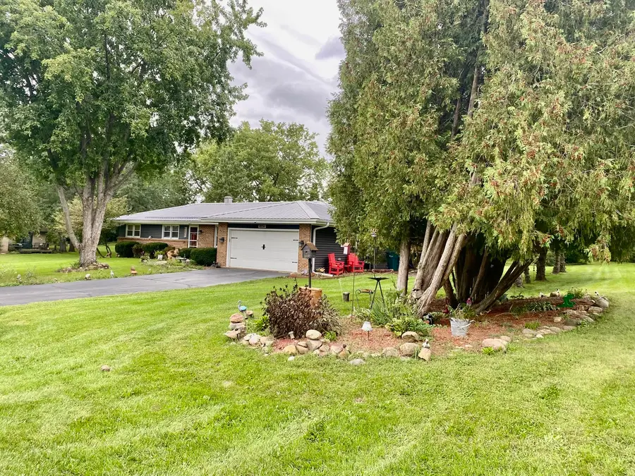 8556 E Valley View Drive, Stillman Valley, IL 61084 - #3