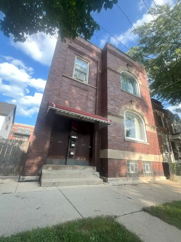 3849 N Marshfield Avenue, Chicago, IL 60613