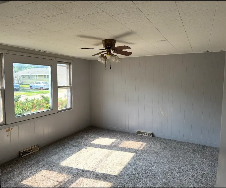 411 S Everett Street, Streator, IL 61364 - #3