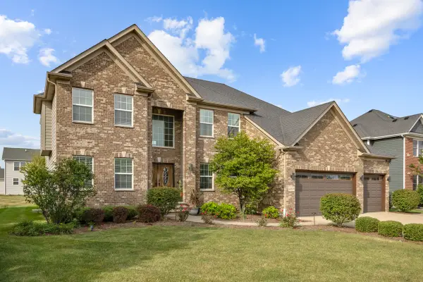 4019 Chinaberry Lane, Naperville, IL 60564