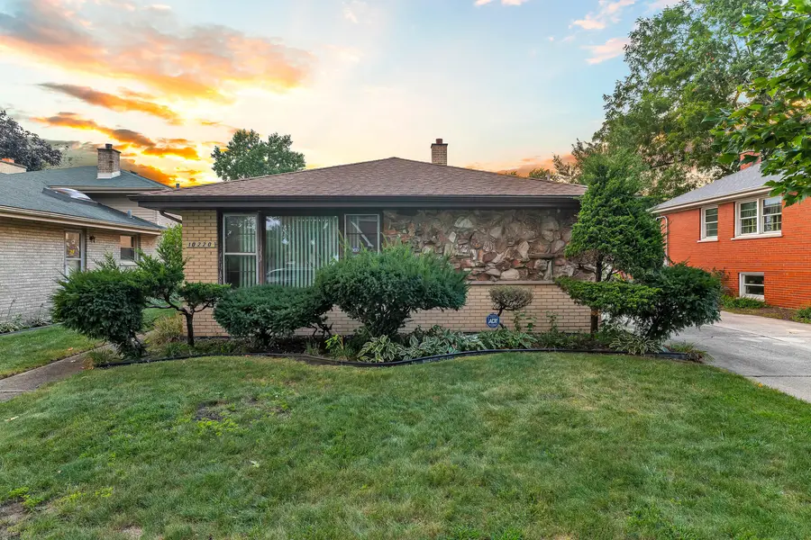 10220 S Kostner Avenue, Oak Lawn, IL 60453 - #2