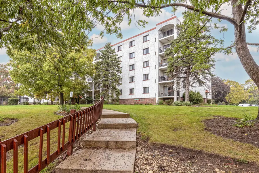 475 Plum Creek Drive #304, Wheeling, IL 60090 - #2