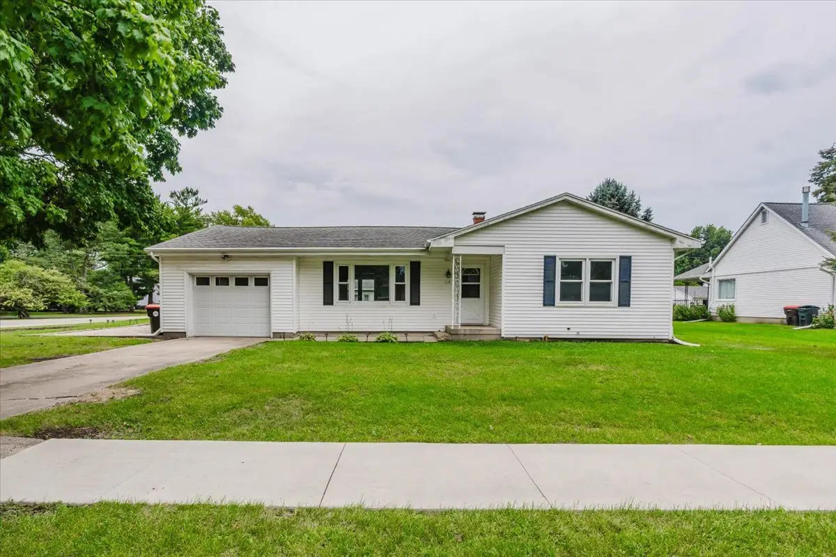115 E 7th Street, Gridley, IL 61744 - #1