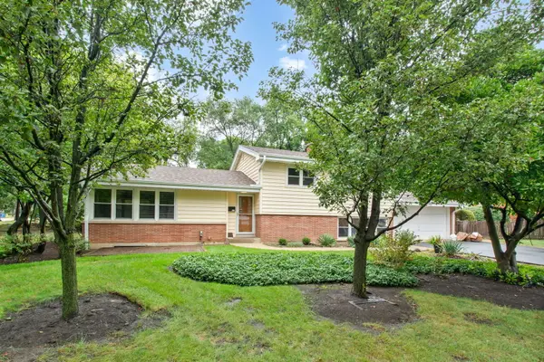 200 W Council Trail, Mount Prospect, IL 60056
