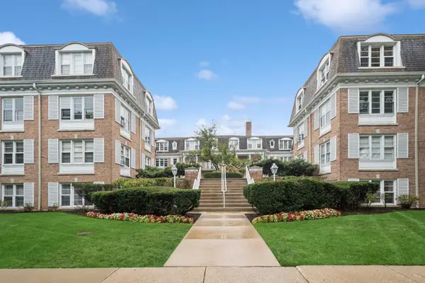 2300 Central Street #3, Evanston, IL 60201