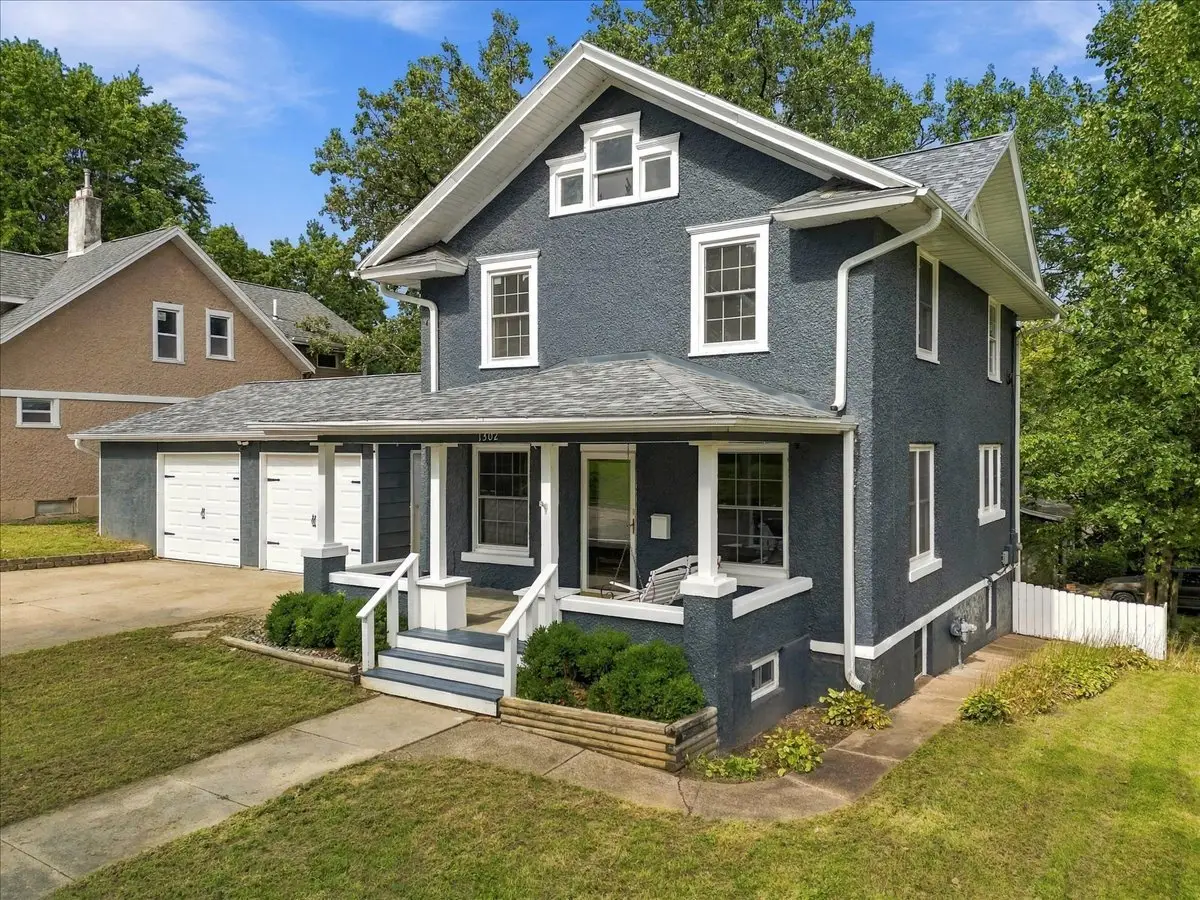 1302 Caroline Avenue, Clinton, IA 52732 - #1