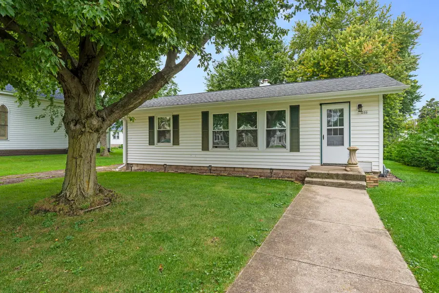 206 S 3rd Street, Malta, IL 60150 - #2