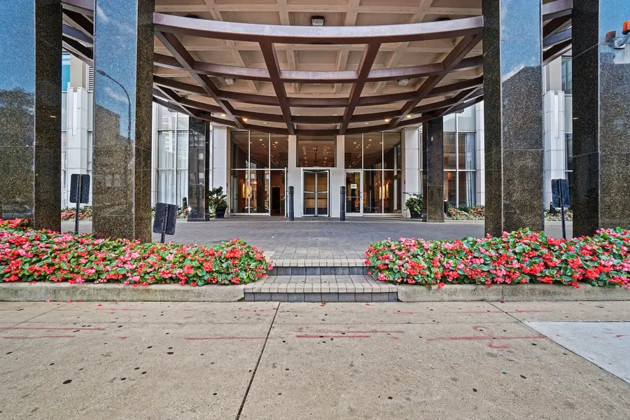 655 W Irving Park Road #1609, Chicago, IL 60613 - #3