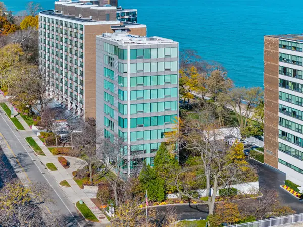 1618 Sheridan Road #PH, Wilmette, IL 60091