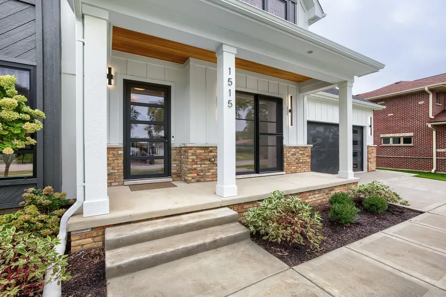 1515 N Fernandez Place, Arlington Heights, IL 60004 - #3