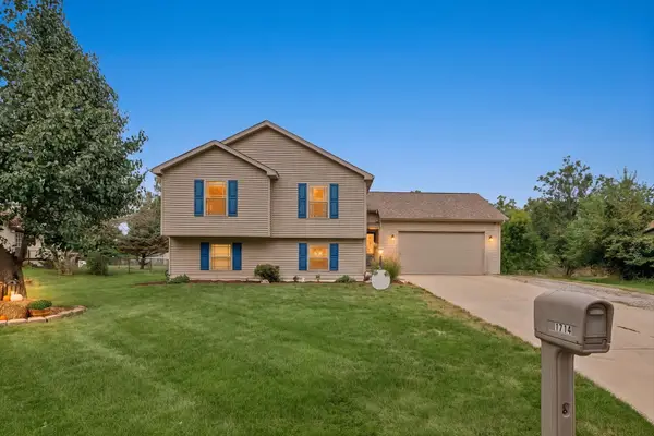 1714 Phillippe Drive, Mahomet, IL 61853
