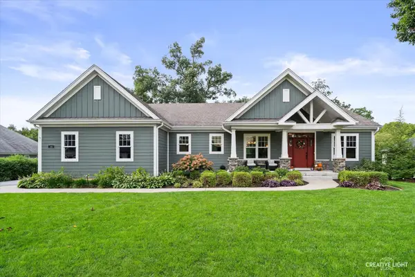 25 Retreat Court, South Elgin, IL 60124