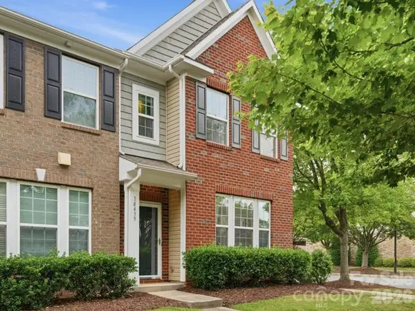 18439 The Commons Boulevard, Cornelius,  28031