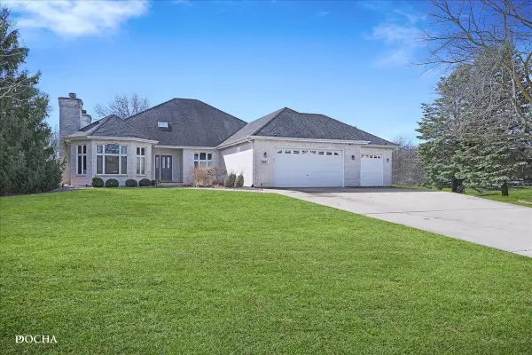 365 E Pine Meadow Court, Morris, IL 60450