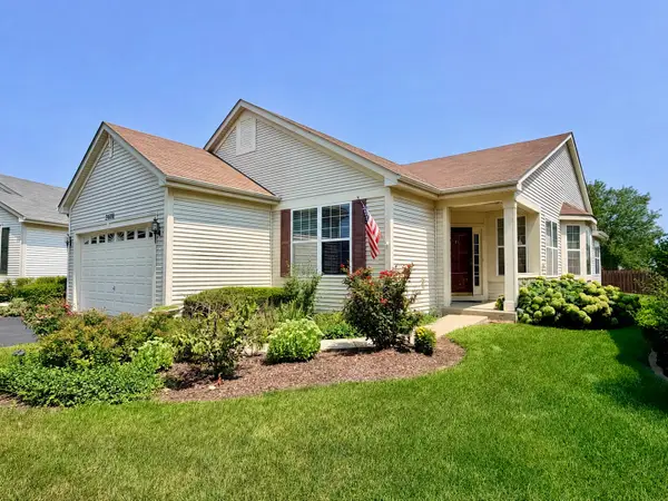 21100 Serene Lake Way, Crest Hill, IL 60403