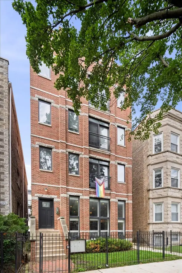3736 N Fremont Street #1, Chicago, IL 60613