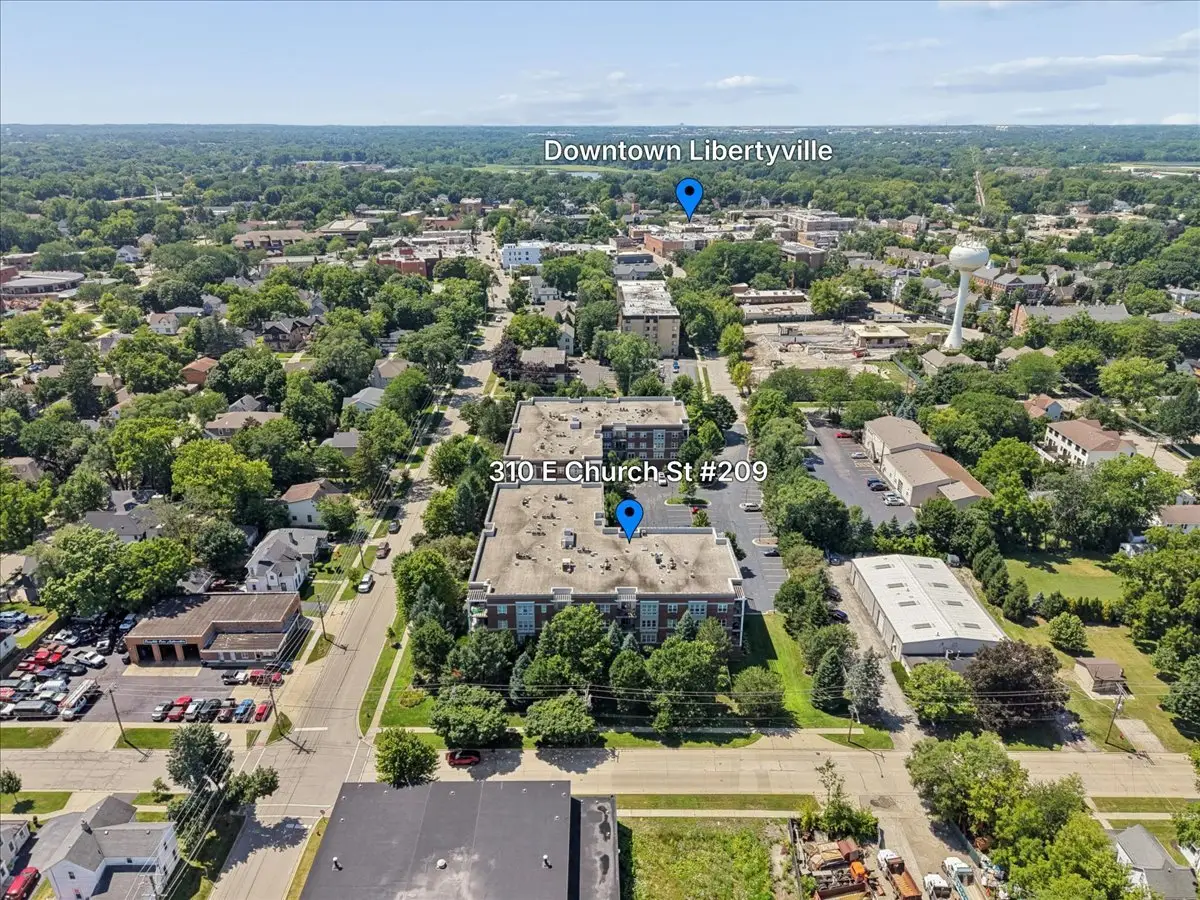 310 E Church Avenue #209, Libertyville, IL 60048 - #1