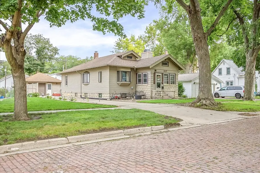 217 W Moulton Street, Pontiac, IL 61764 - #3