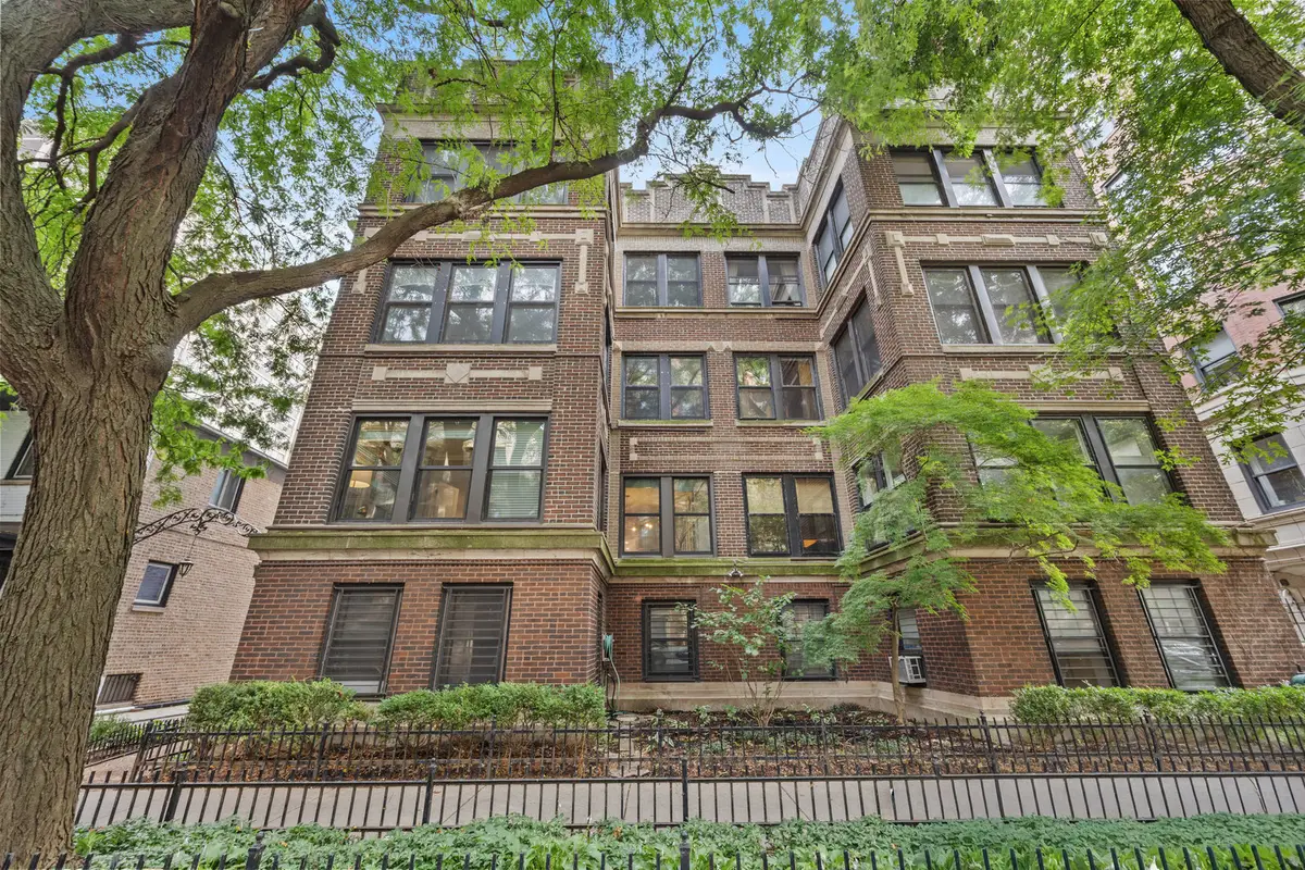 425 W Briar Place #1E, Chicago, IL 60657 - #1