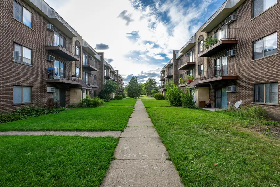 10429 Dearlove Road #4, Glenview, IL 60025 - #2
