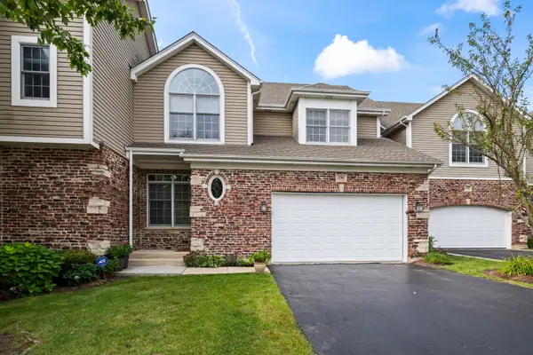 1296 S Falcon Drive, Palatine, IL 60067