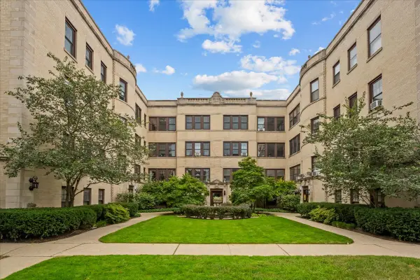 906 Greenwood Street #3E, Evanston, IL 60201