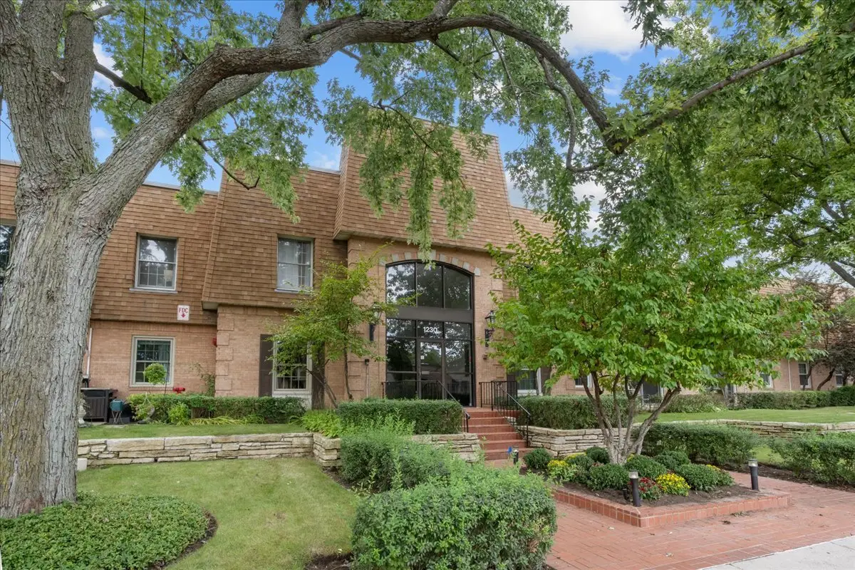 1230 Park Avenue #210, Highland Park, IL 60035 - #1