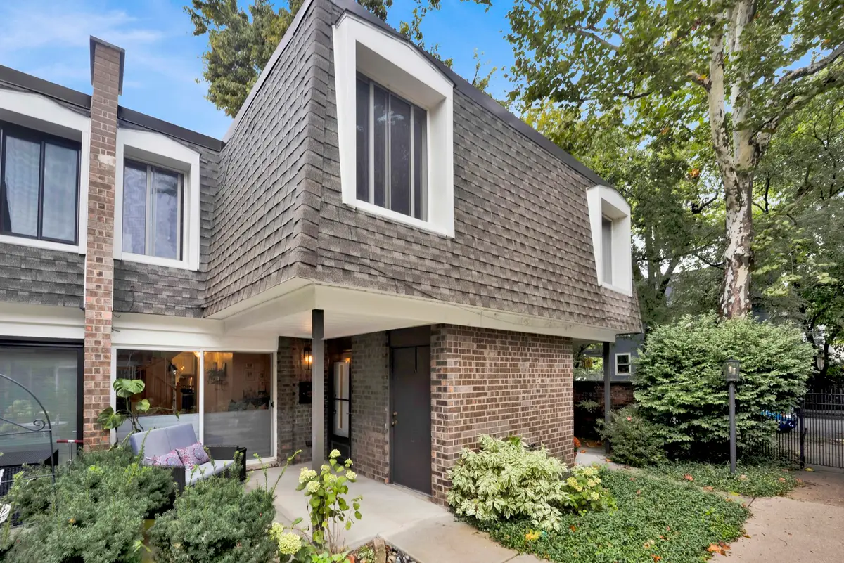 1635 W Belle Plaine Avenue, Chicago, IL 60613 - #1