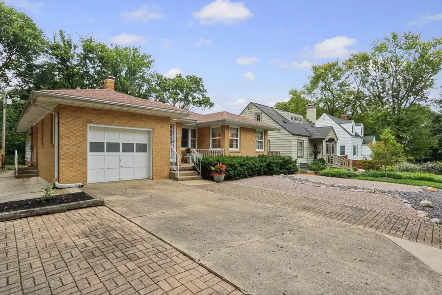 804 W White Street, Champaign, IL 61820 - #3