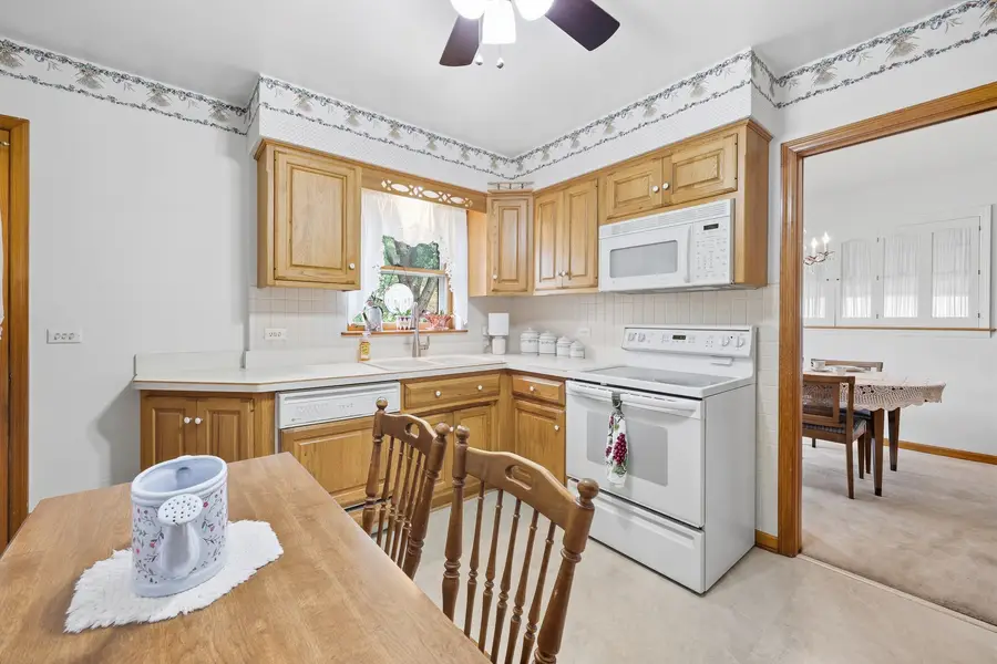 422 W Larkdale Lane W, Mount Prospect, IL 60056 - #2