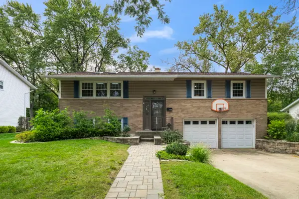 907 E Schirra Drive, Palatine, IL 60074