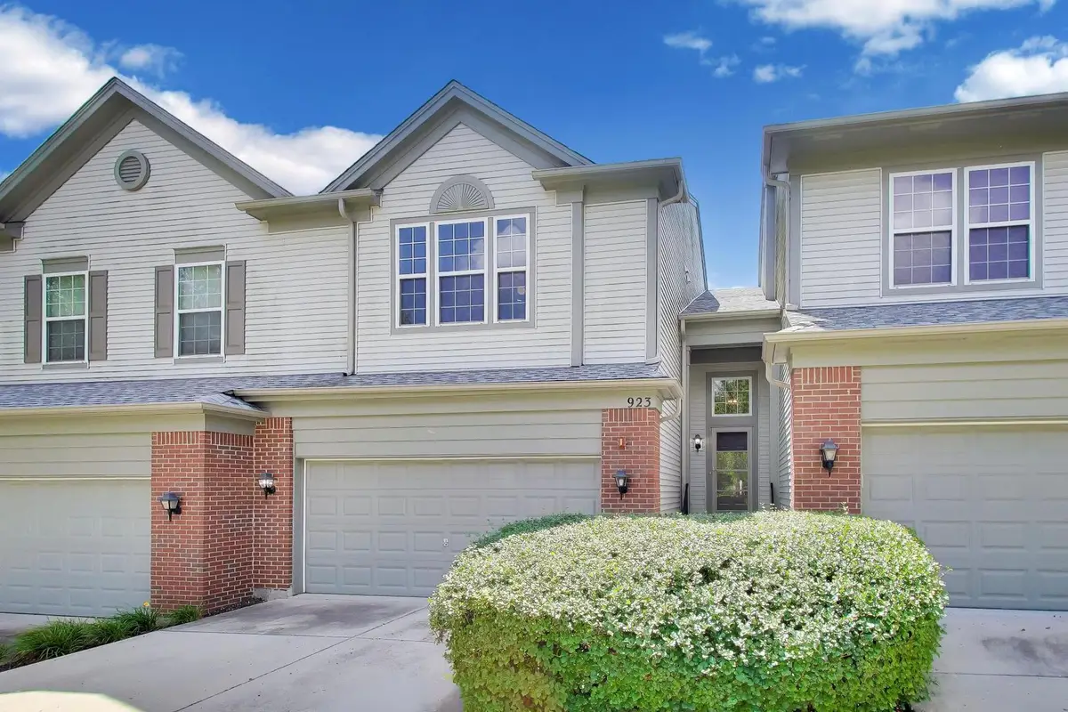923 Kings Canyon Drive, Streamwood, IL 60107 - #1