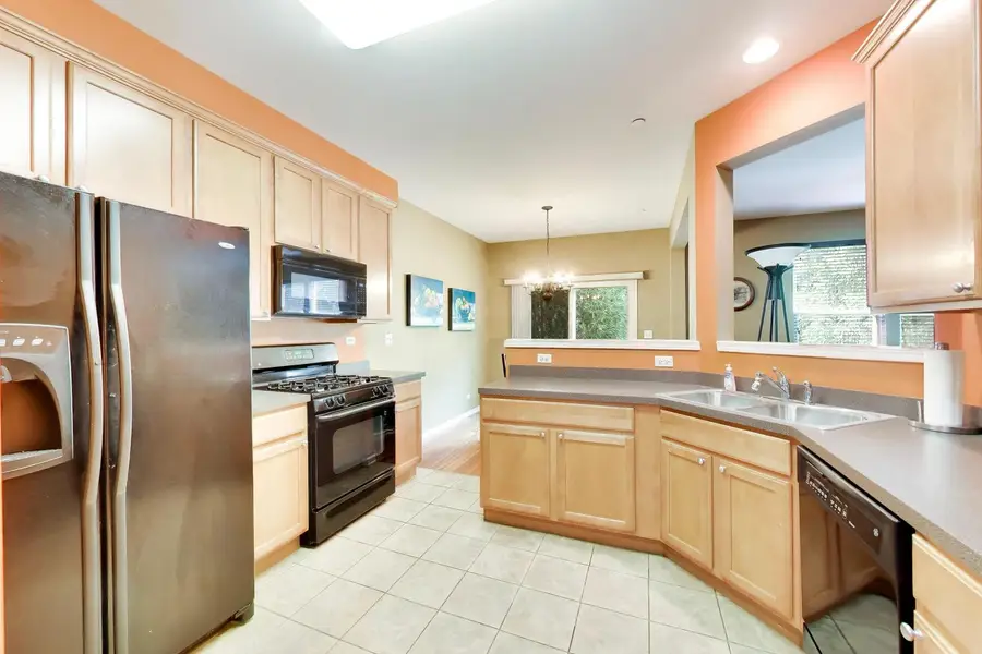 923 Kings Canyon Drive, Streamwood, IL 60107 - #2