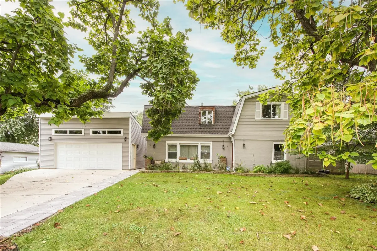 63 Fairway Road, Lake Zurich, IL 60047 - #1