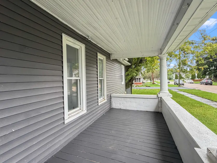 304 W Jackson Street, Belvidere, IL 61008 - #2