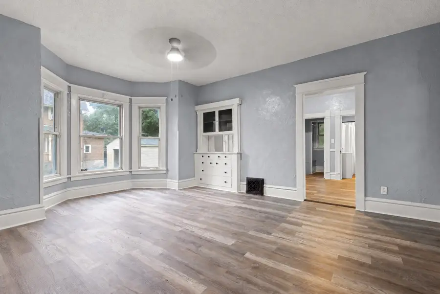 304 W Jackson Street, Belvidere, IL 61008 - #3