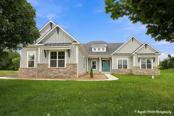 2907 Pioneer Oaks Drive, Ringwood, IL 60072