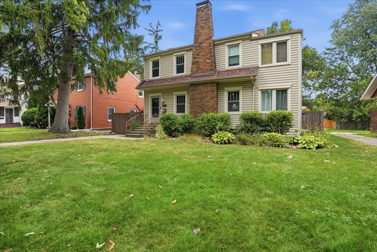 2014 E Jackson Street, Bloomington, IL 61701 - #1