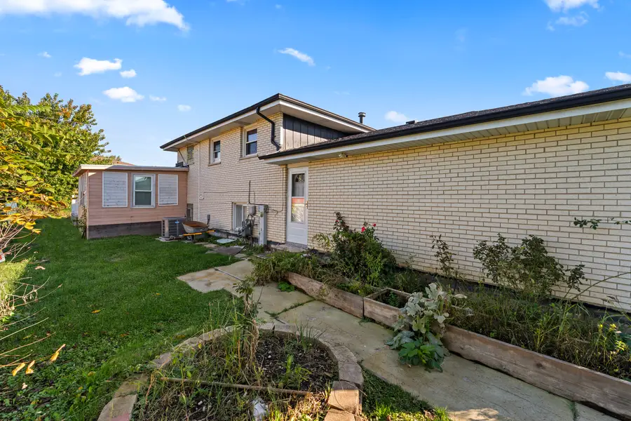 9858 S 88th Avenue, Palos Hills, IL 60465 - #2