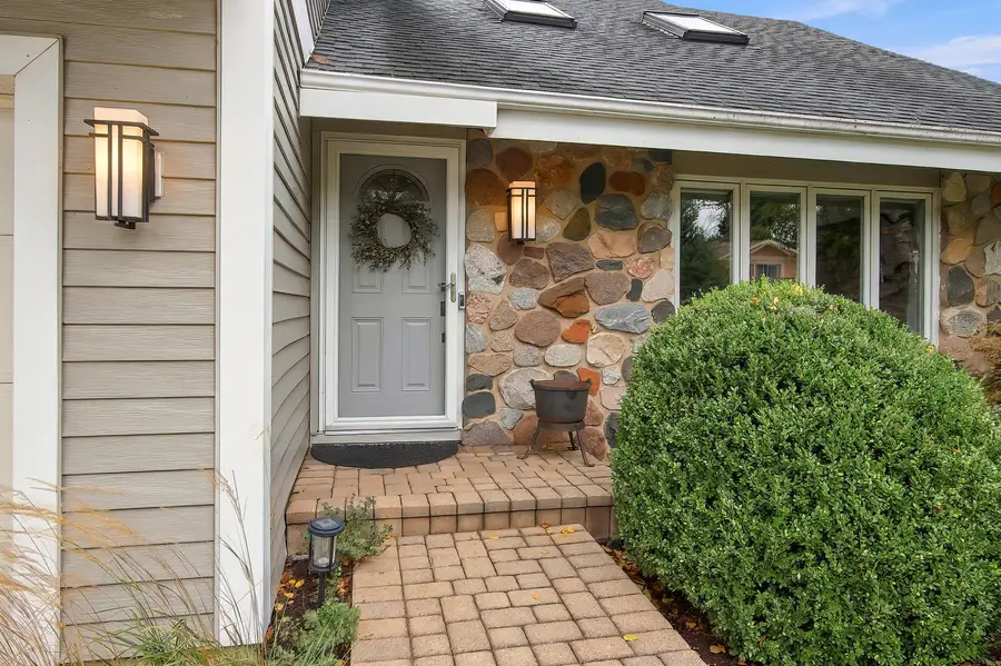 658 Monterey Drive, Crystal Lake, IL 60014 - #2