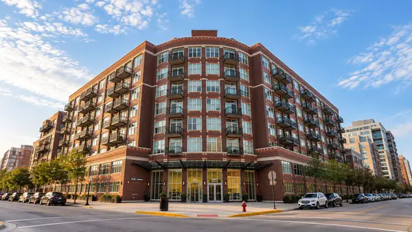 1000 W Adams Street #607, Chicago, IL 60607