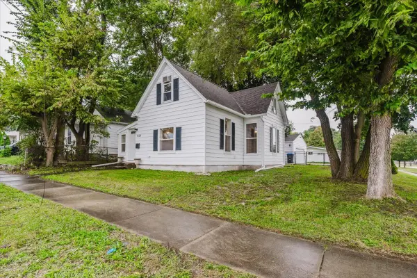 1328 N Mason Street, Bloomington, IL 61701